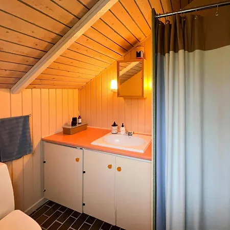 Charming Summerhouse With A View Of The Limfjord * Roslev