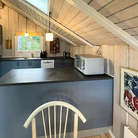 Charming Summerhouse With A View Of The Limfjord * Roslev