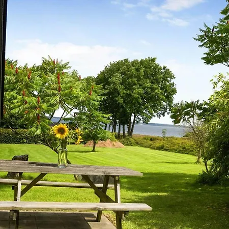 Nyaraló Charming Summerhouse With A View Of The Limfjord *